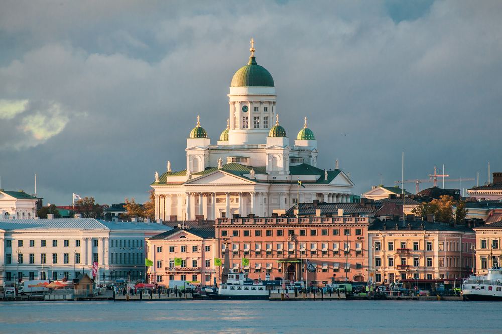 Hovedstad med svensk og russisk fortid